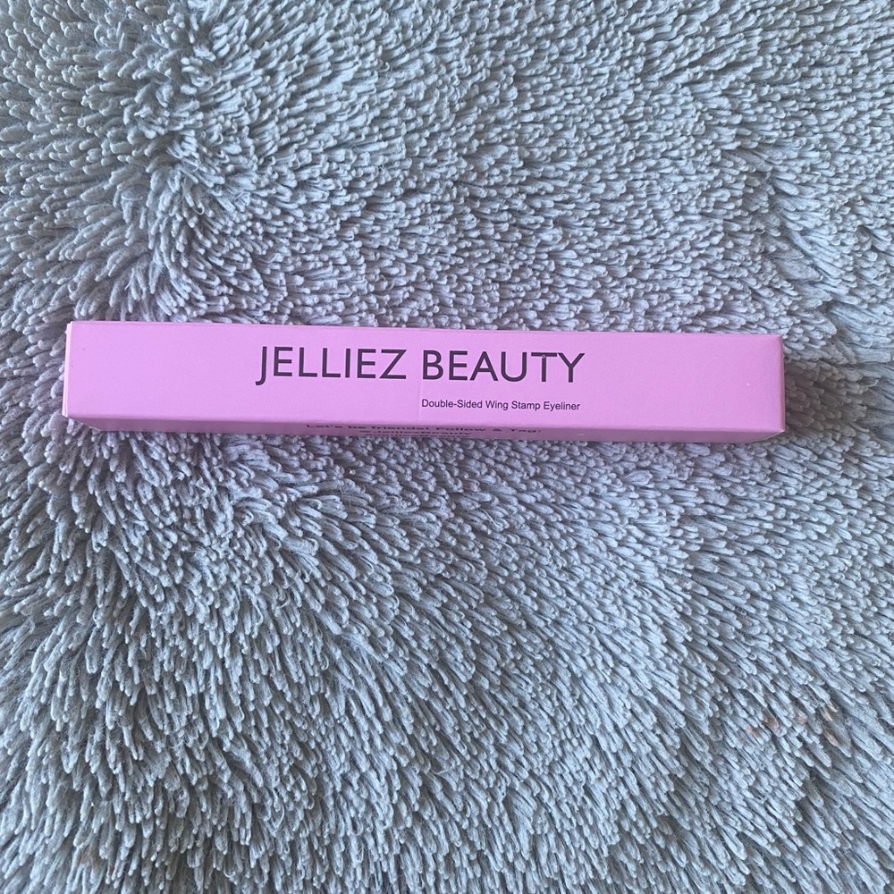 Jelliez beauty wing stamp eyeliner